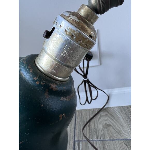 VINTAGE Curved Ark Crescent Arm Brass Lamp Green Metal Shade Banker Desk Lamp - Picture 4 of 11